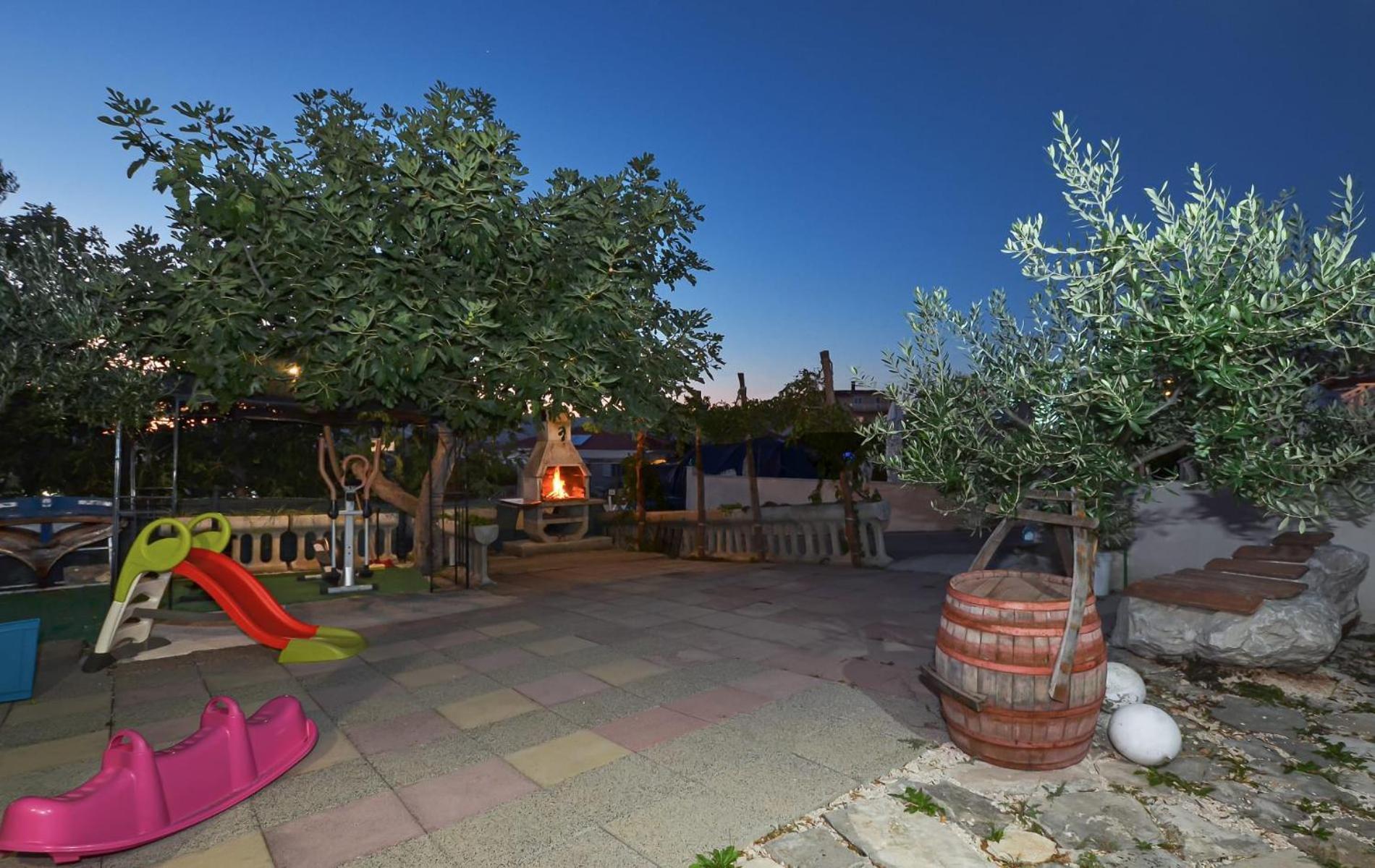 Apartments Santo Trogir - Okrug Gornji Zewnętrze zdjęcie